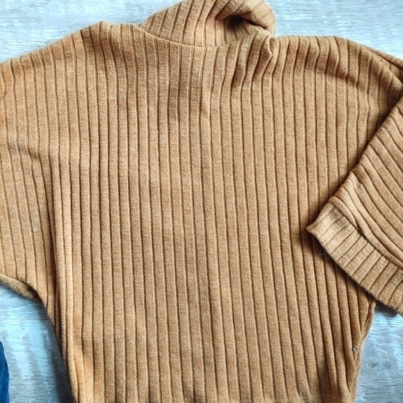 Ces Femme Cute Funnel Neck Sweater - Picture 6 of 13